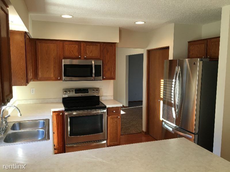 10421 Windrose Curve - Photo 2 of 18