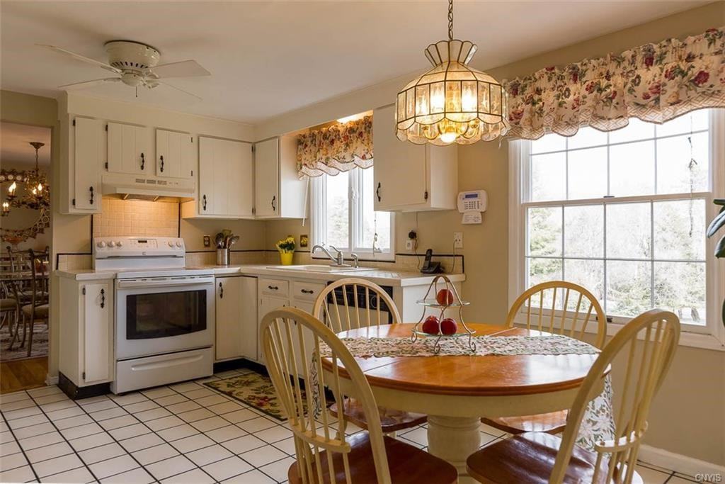 4530 Waltham Cir - Photo 3 of 20