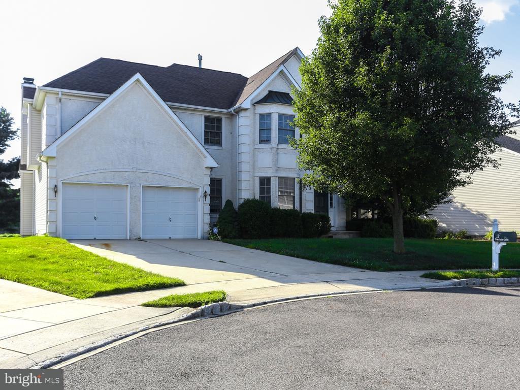 12 Greenbrier Dr - Photo 2 of 25