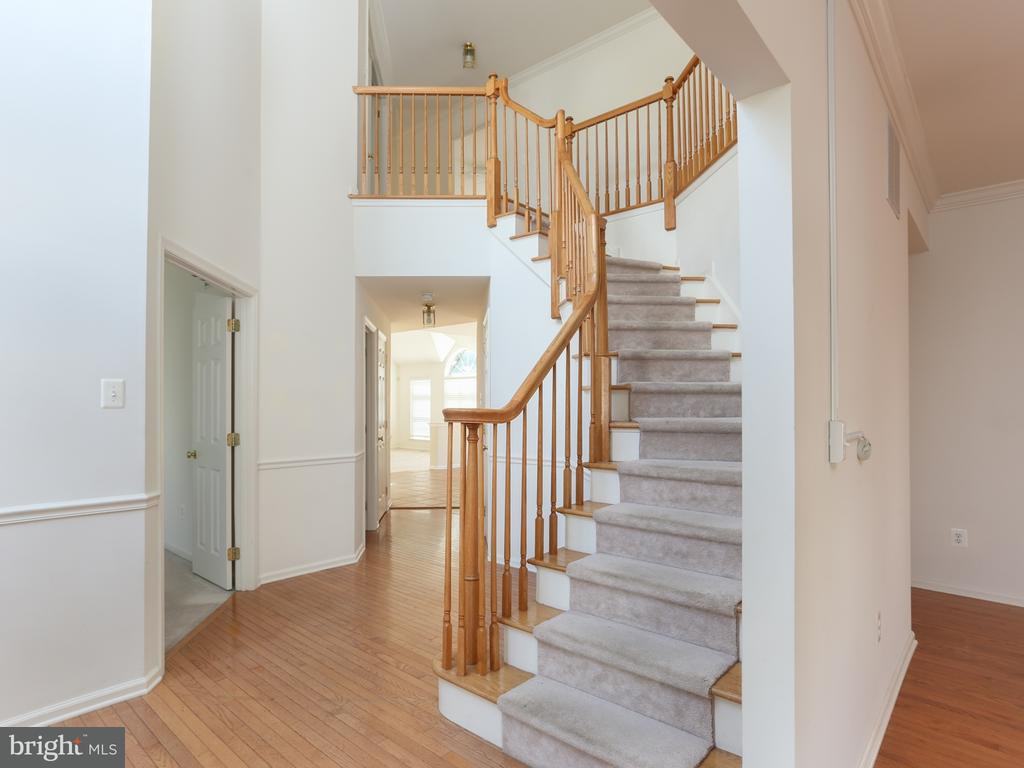 12 Greenbrier Dr - Photo 3 of 25