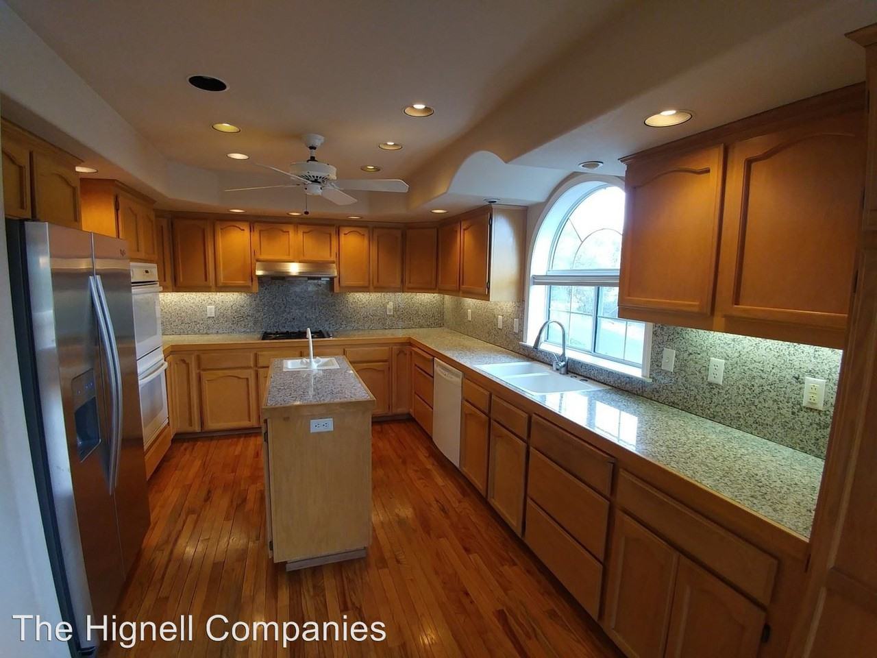 1923 Sonoma St - Photo 2 of 23