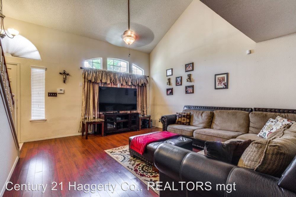 4417 Loma Diamante Dr - Photo 3 of 19