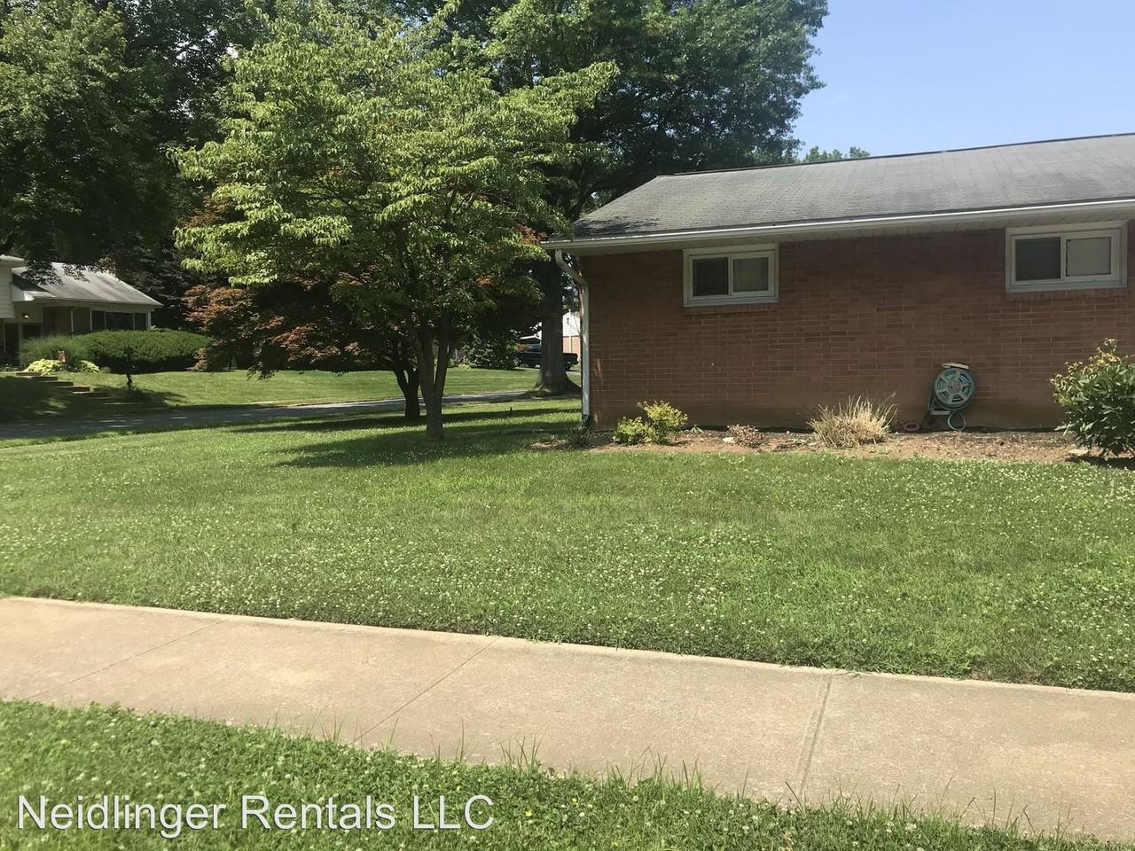 8 Citadel Dr - Photo 2 of 30