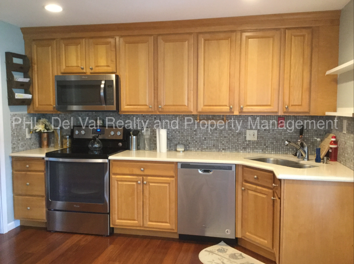 684 Austin Dr - Photo 2 of 11