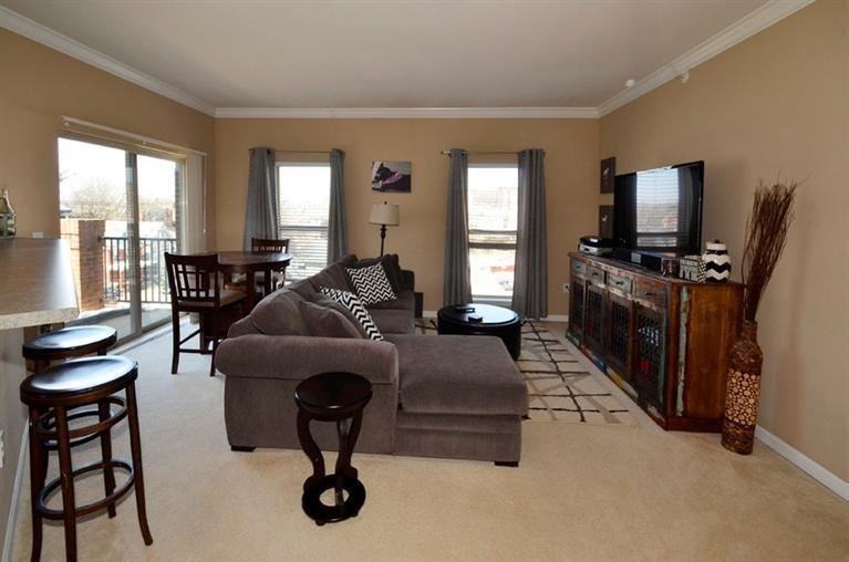 207 E University Ave - Photo 3 of 14