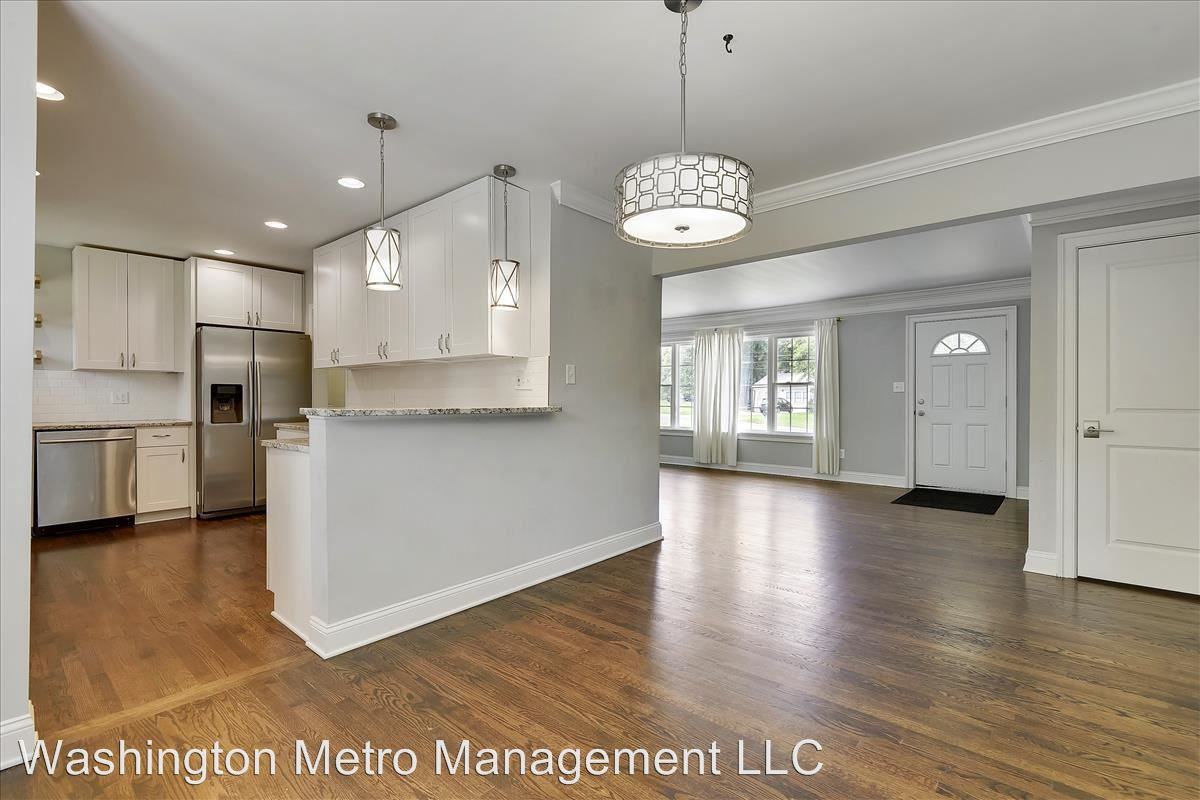 10110 Green Forest Dr - Photo 2 of 14