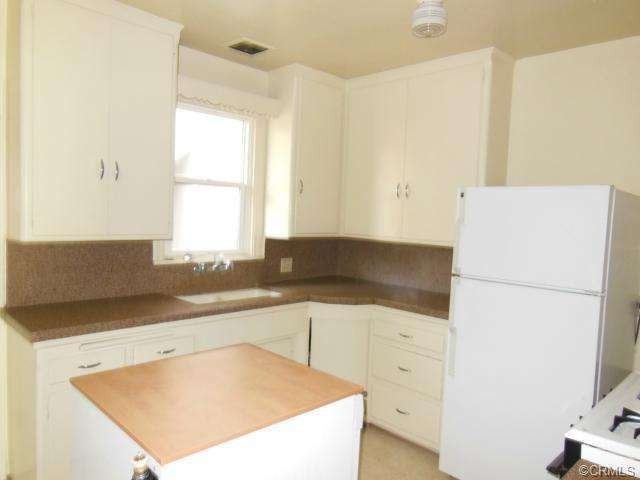 1431 N Altadena Dr - Photo 2 of 11