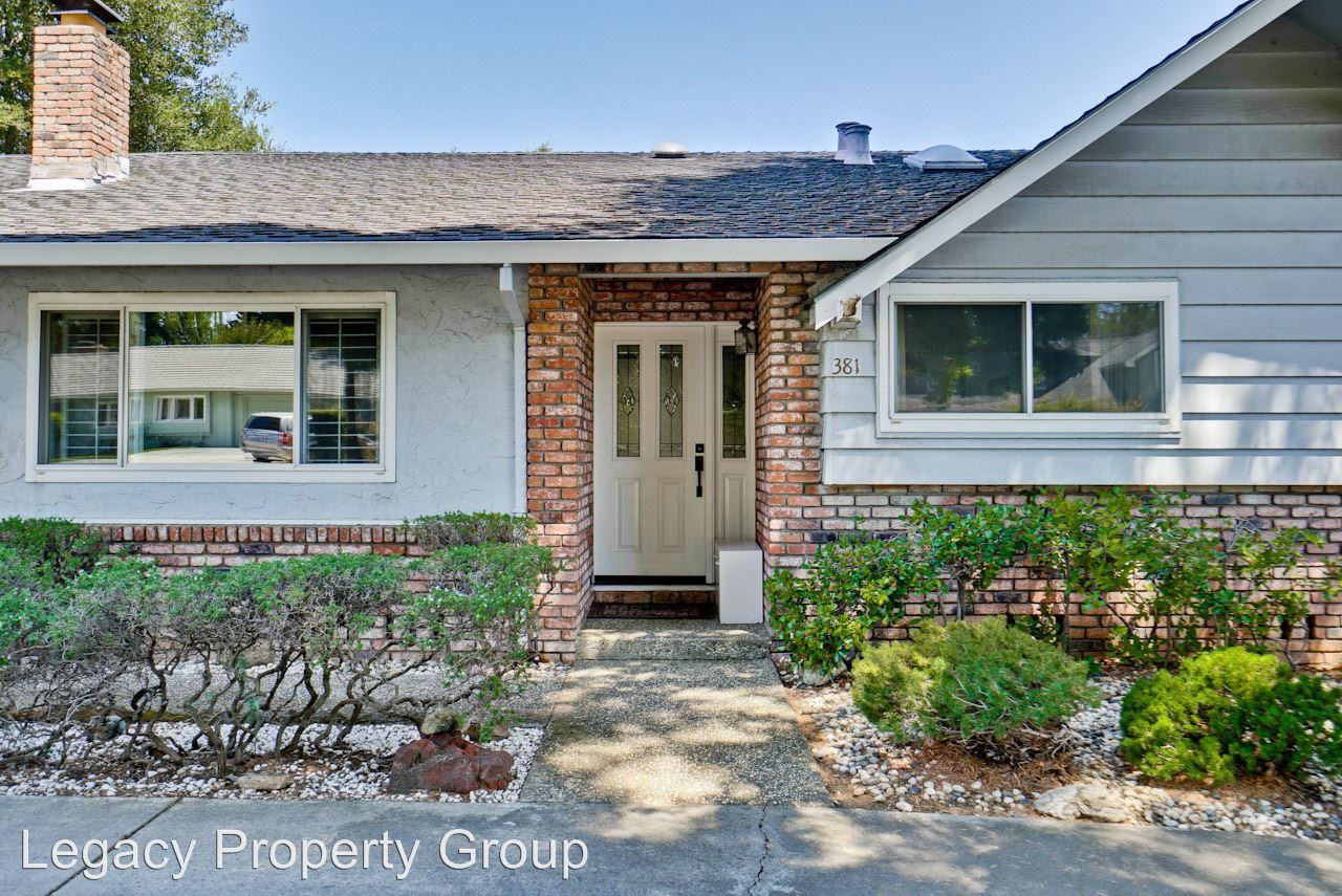 381 Hawthorne Ave - Photo 2 of 28