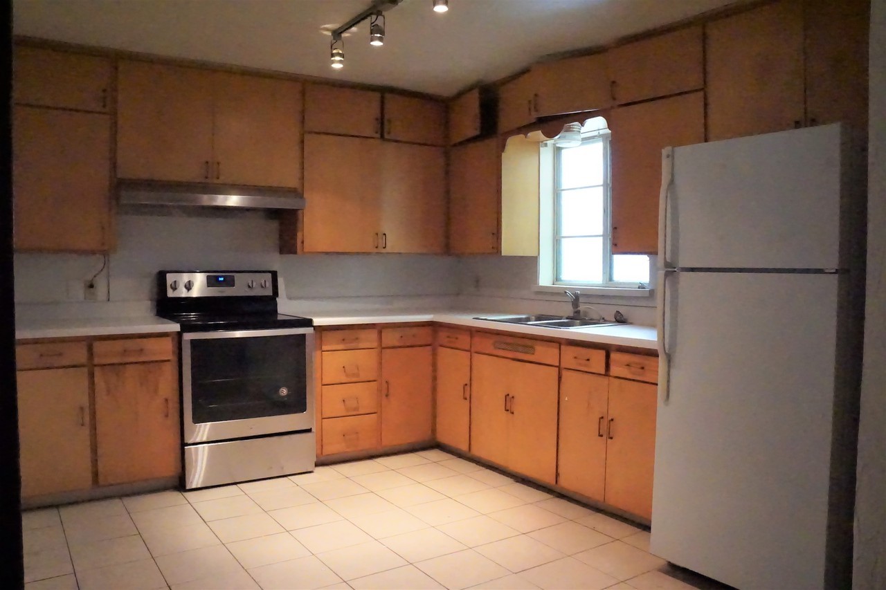 4209 Northwest 17th Street - Photo 3 of 12