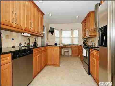 127 Woodlake Dr E - Photo 2 of 7