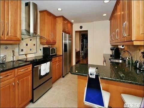 127 Woodlake Dr E - Photo 3 of 7