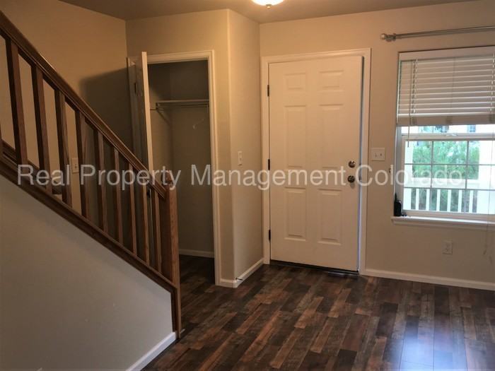 1603 Robertson St - Photo 3 of 25