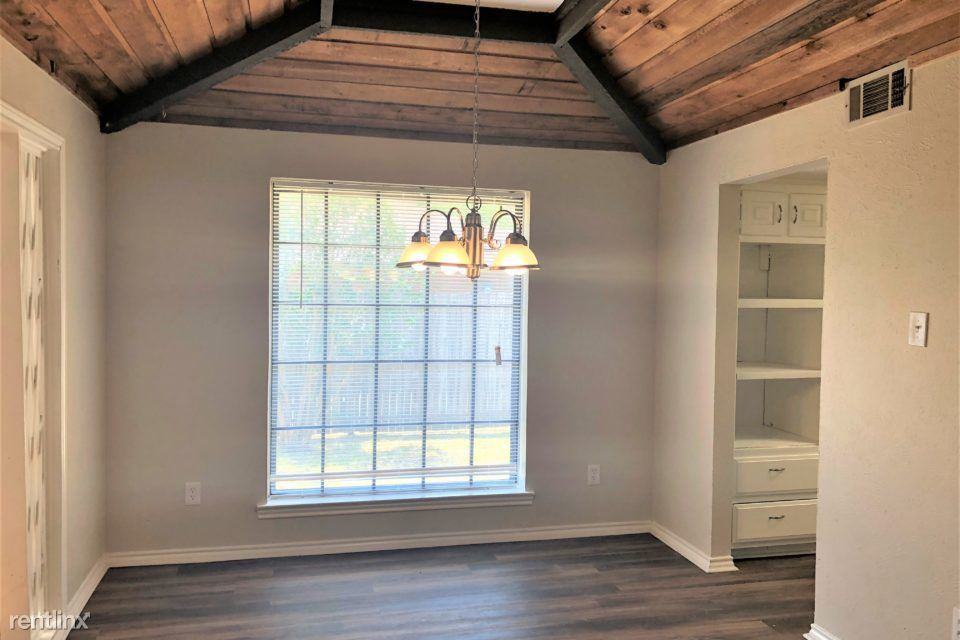 830 Bordner Dr - Photo 3 of 8