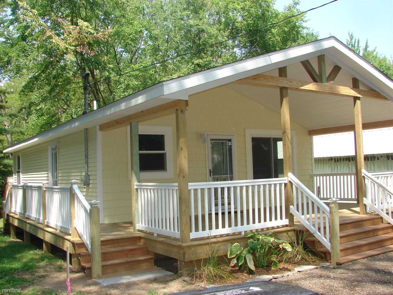 12748 Russell Dr - Photo 2 of 10