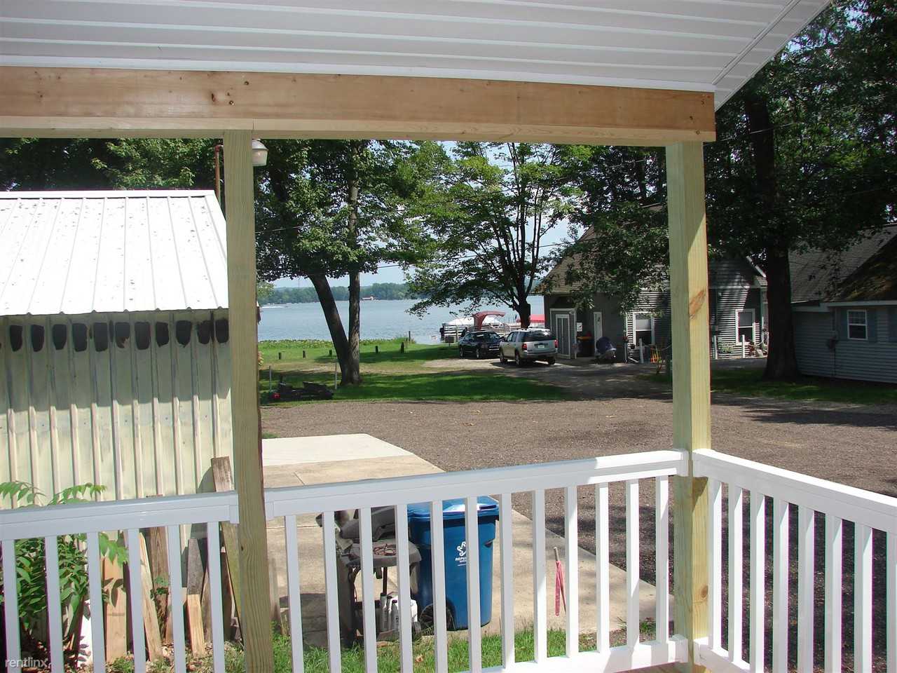 12748 Russell Dr - Photo 3 of 10