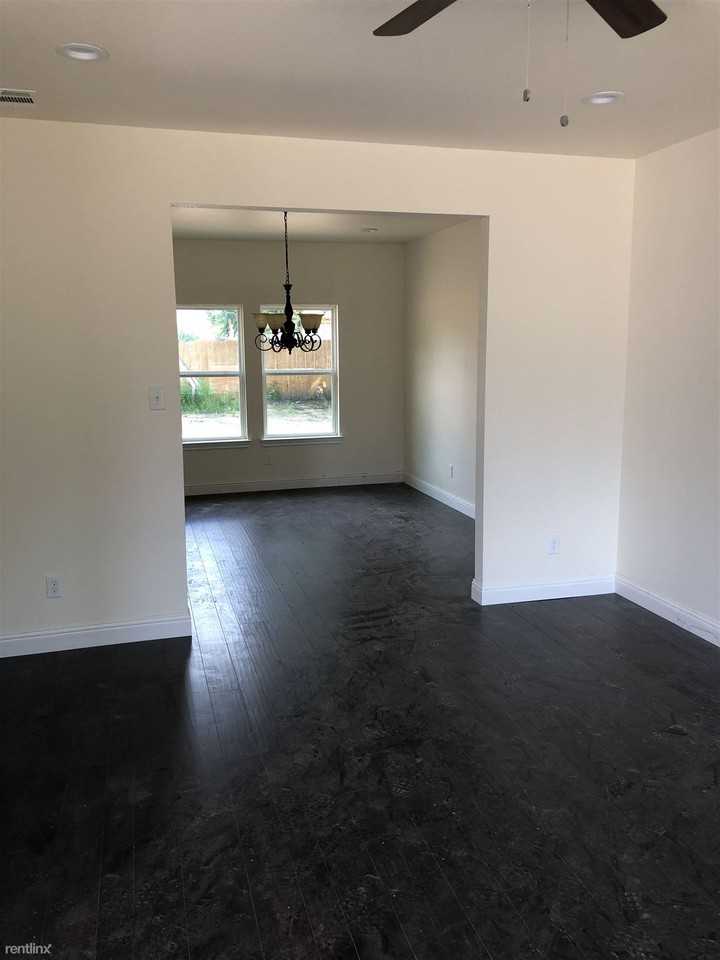 14908 Oakwood Ln - Photo 2 of 17