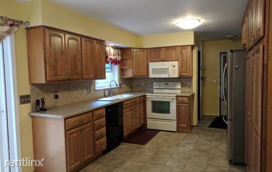 30052 Cobblestone Ct - Photo 2 of 16