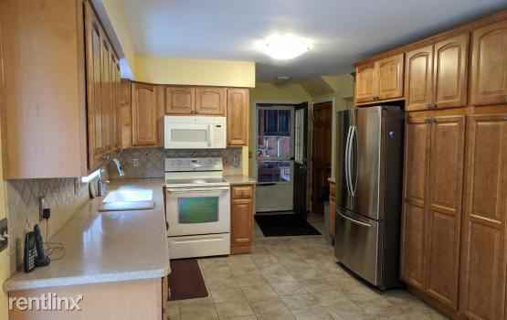 30052 Cobblestone Ct - Photo 3 of 16