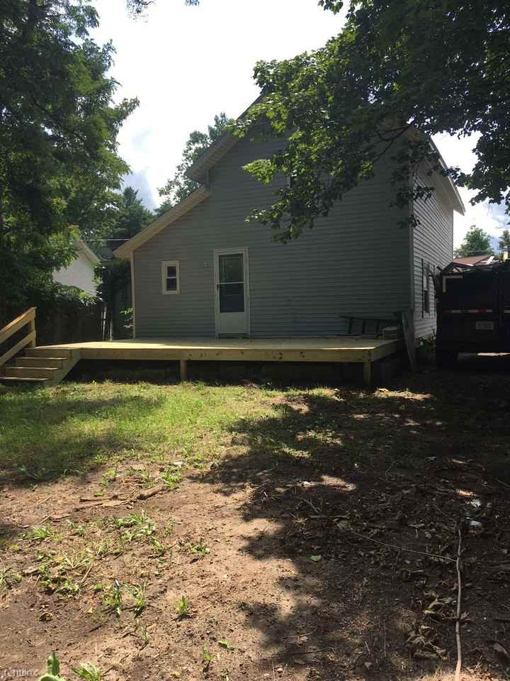 205 S Broadway St - Photo 3 of 13