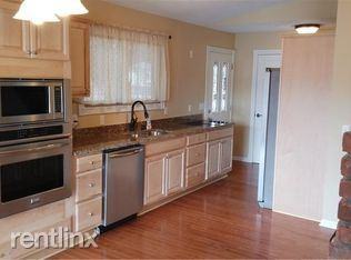 4130 Shoreview Ln - Photo 3 of 12