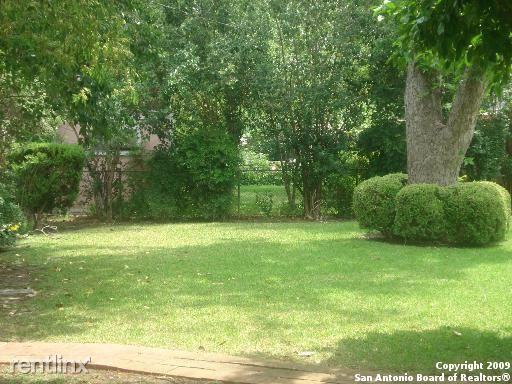 619 Shadywood Ln - Photo 3 of 10