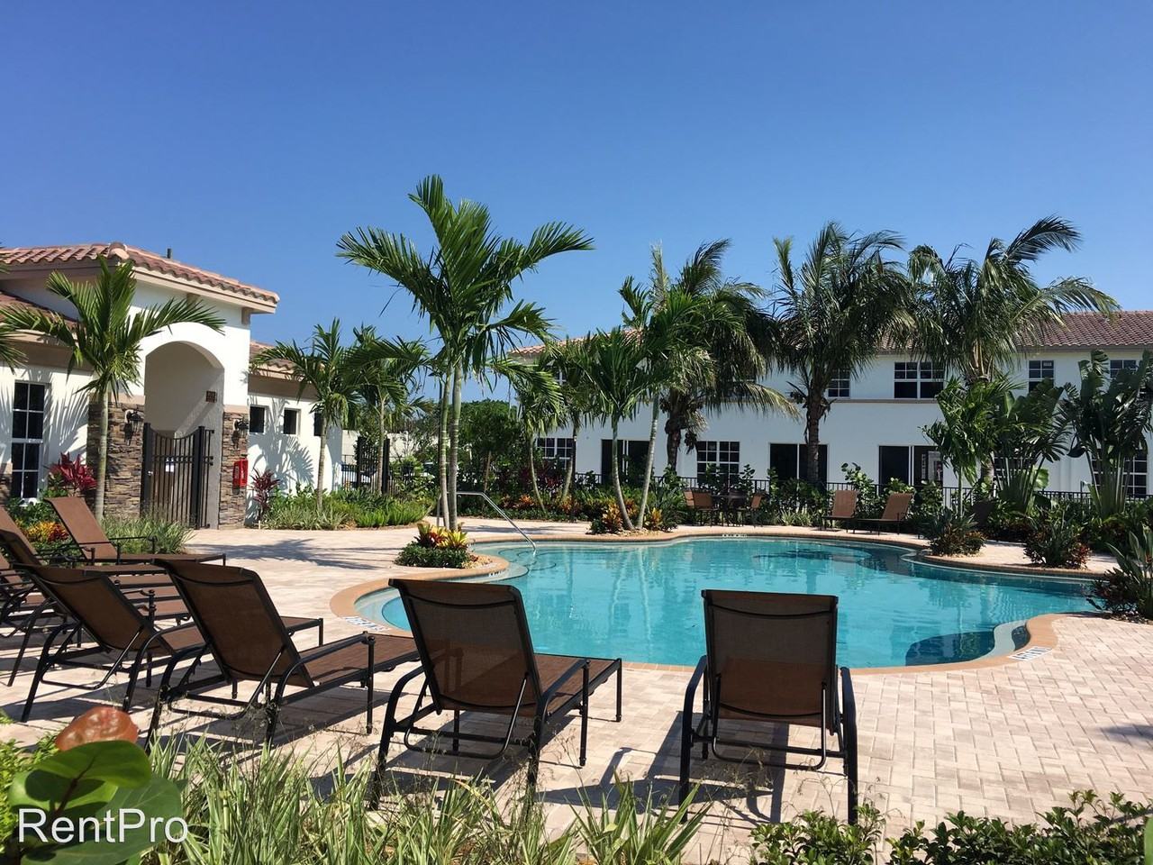 4678 Tara Cove Way - Photo 2 of 28