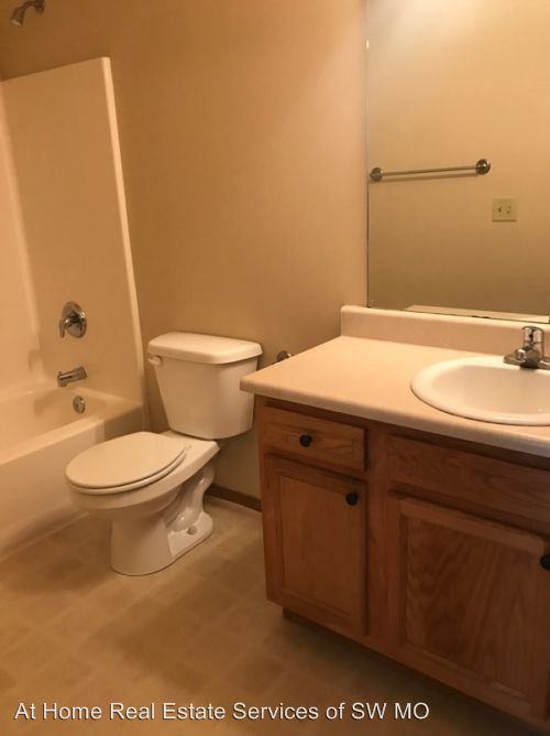1140 S Clifton Ave - Photo 3 of 22