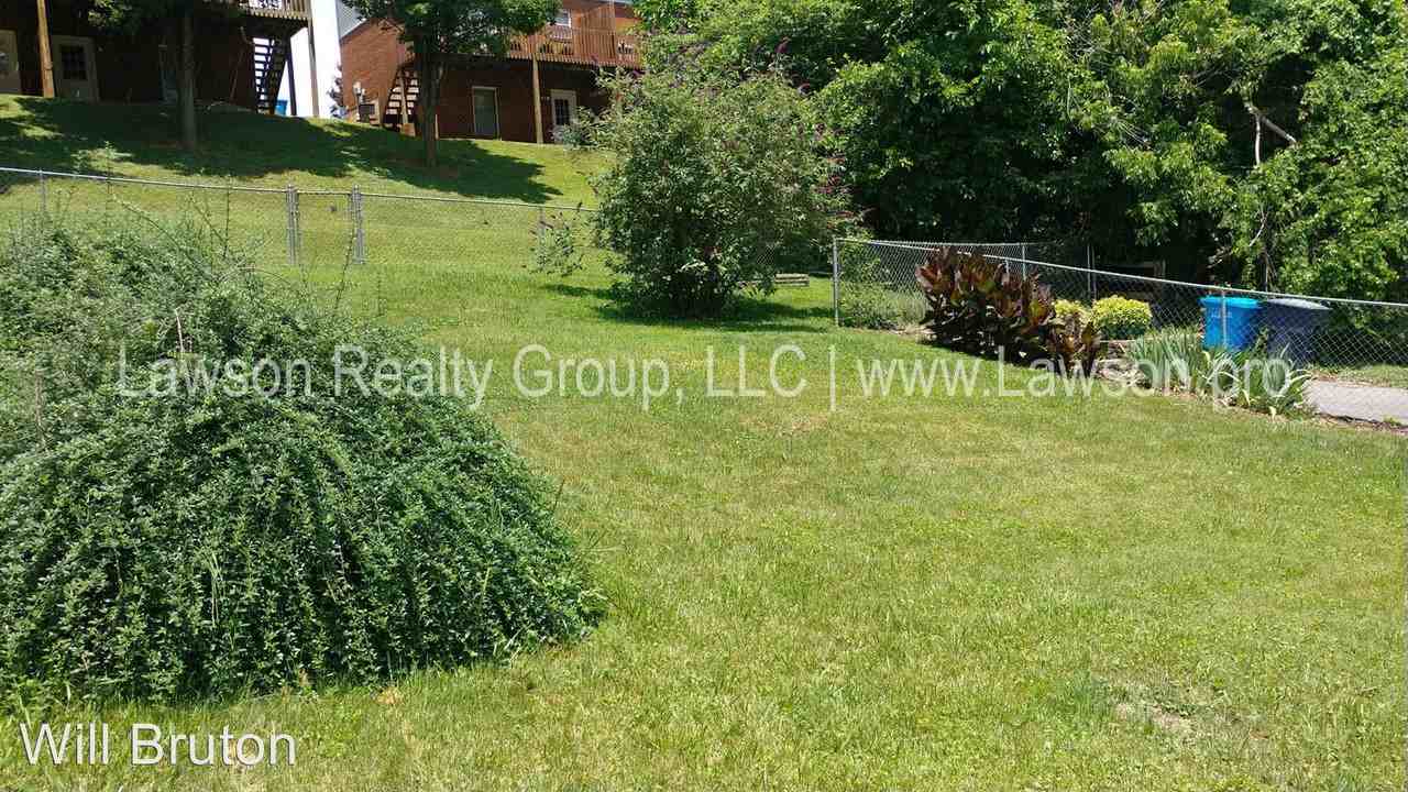 2340 King St NE - Photo 3 of 15