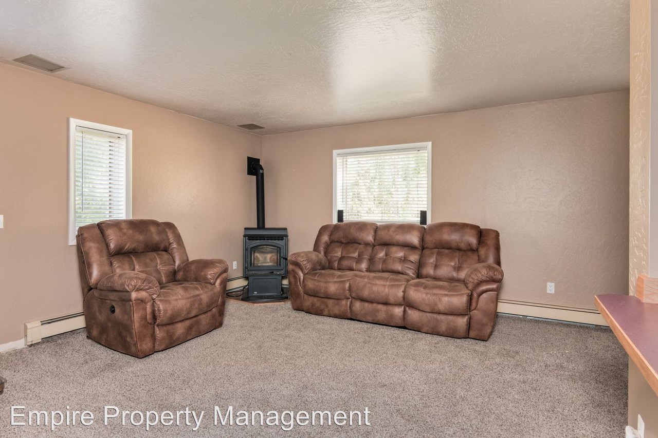 1900 Jupiter Dr - Photo 2 of 35