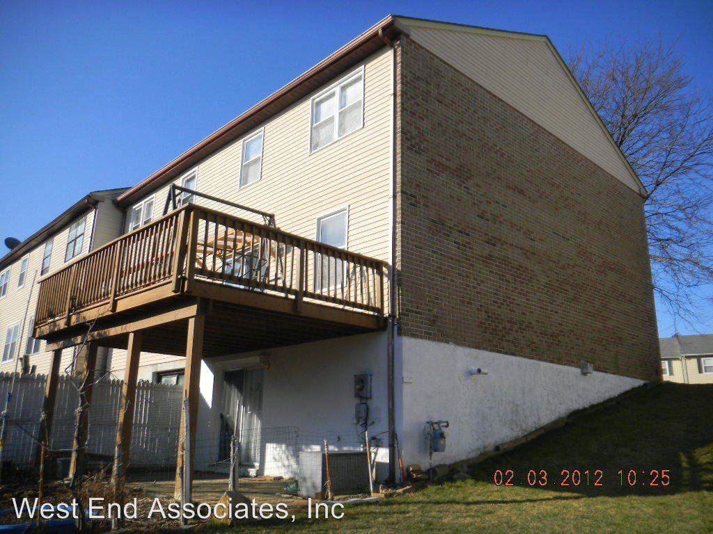 13 Eisenhower Cir - Photo 2 of 10