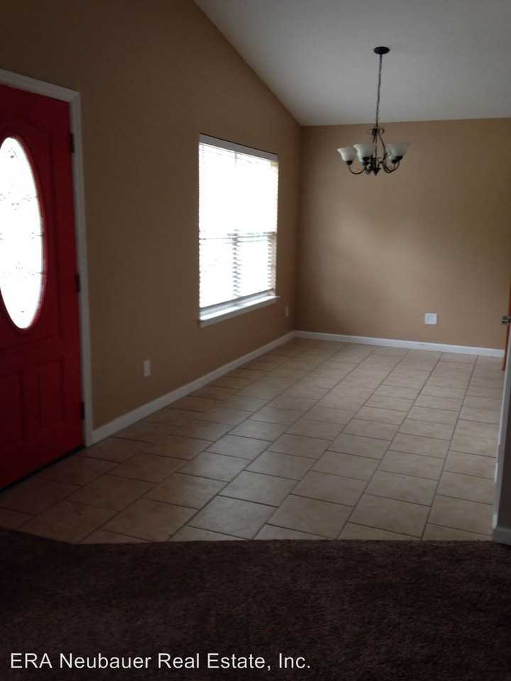 901 Huntington Dr - Photo 3 of 8