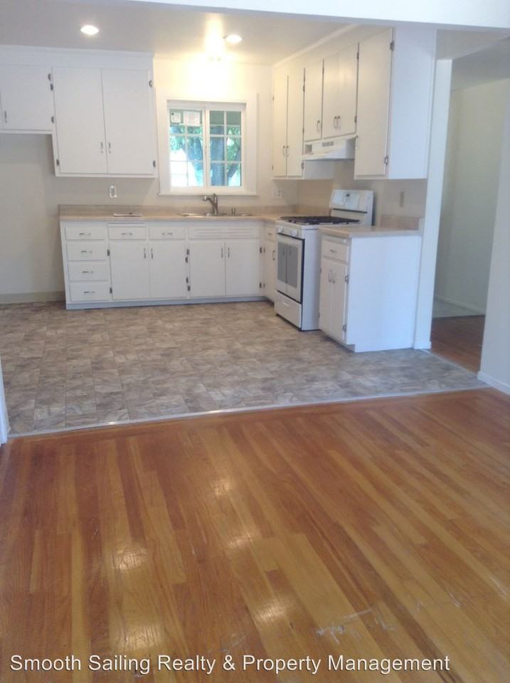 5125 48th Ave - Photo 3 of 10