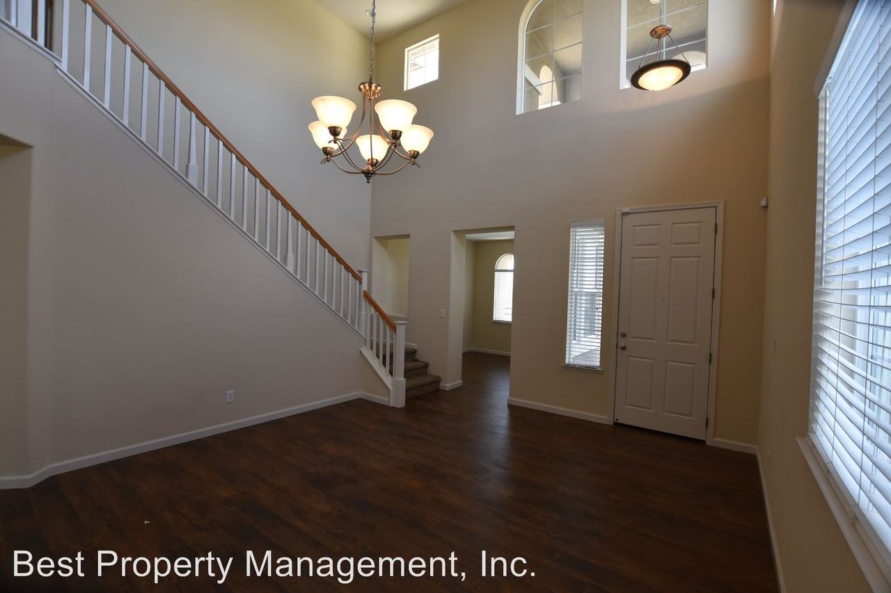 2467 Mojave Dr - Photo 3 of 8