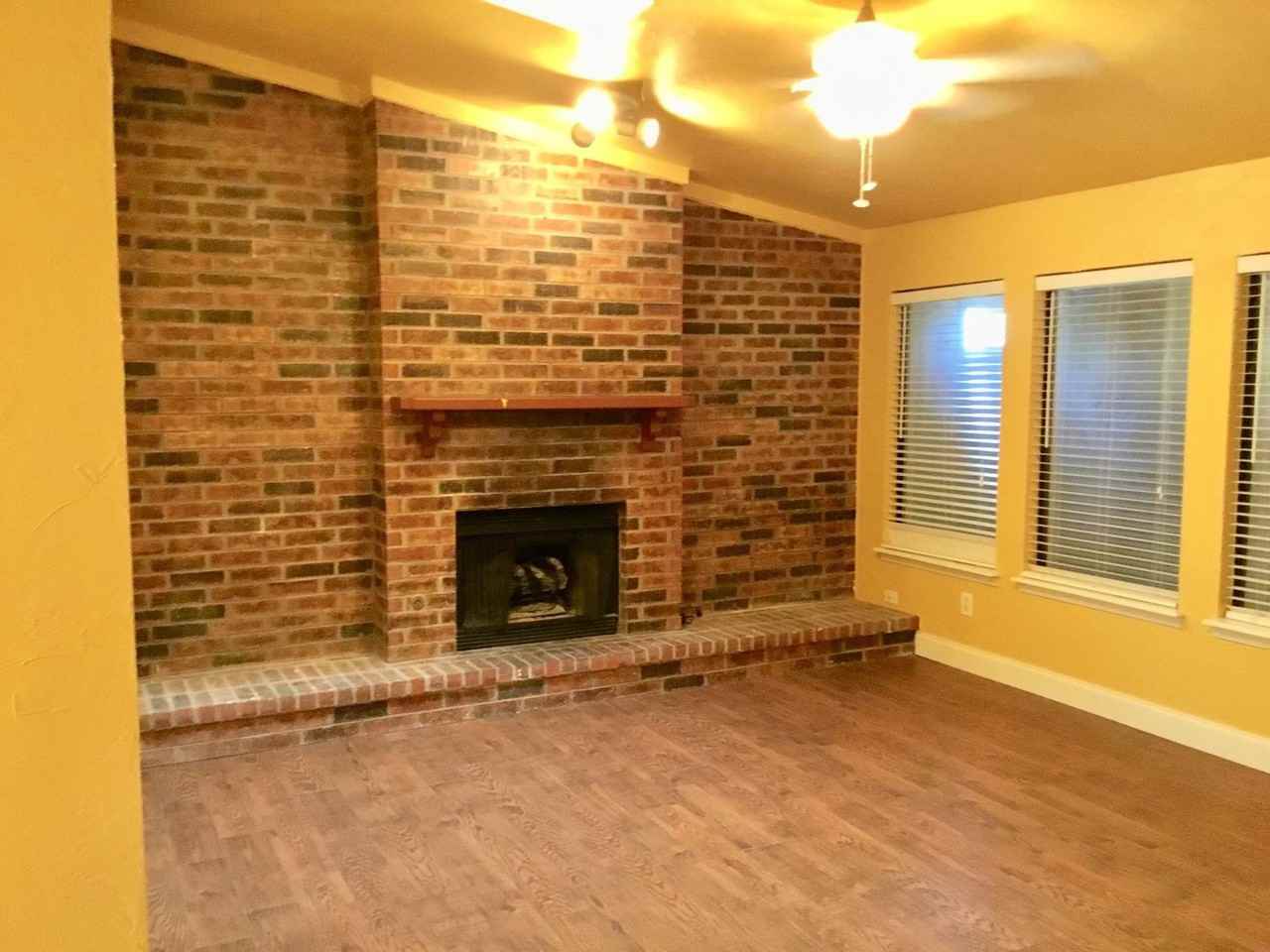 525 NW 138th St - Photo 3 of 26