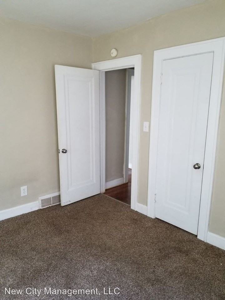 526 S Brookside Ave - Photo 3 of 13