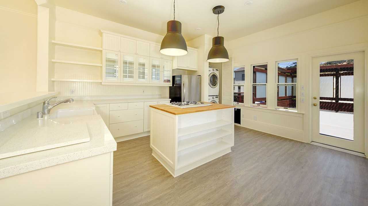 16 Latham St - Photo 2 of 14