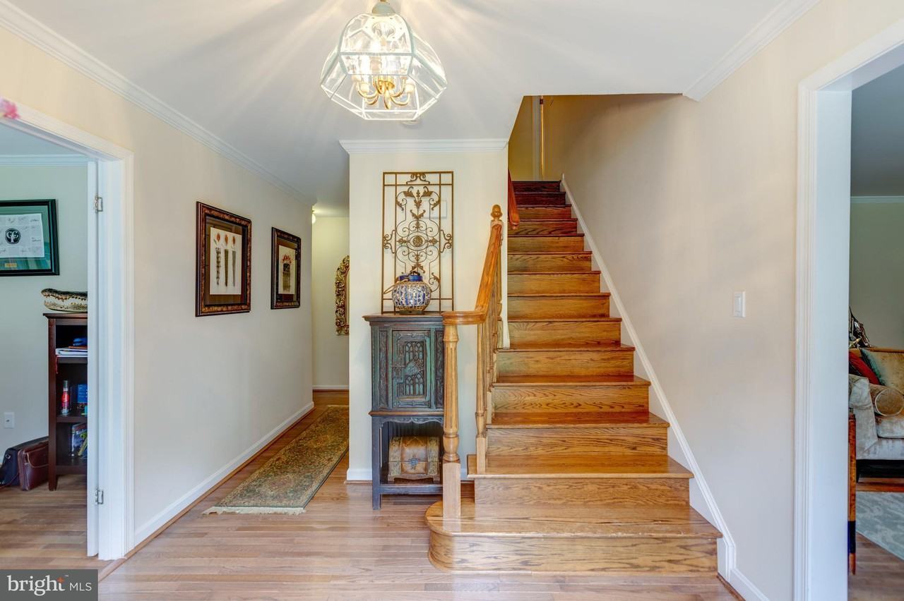 1691 Abbey Oak Dr - Photo 2 of 27