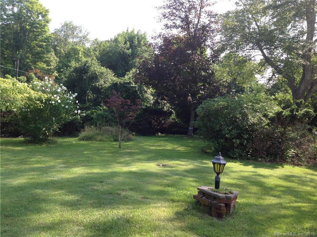 10 Old Willimantic Rd - Photo 2 of 19