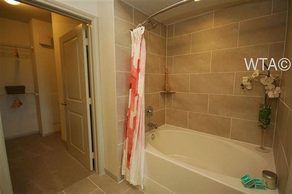 Shore District Dr - Photo 2 of 12