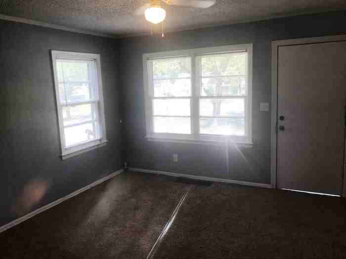 2833 Van Brunt Blvd - Photo 2 of 9