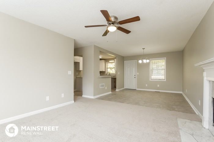 219 Hampton Dr - Photo 2 of 15