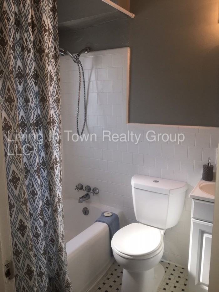 739 Scott Blvd #1 - Photo 2 of 5