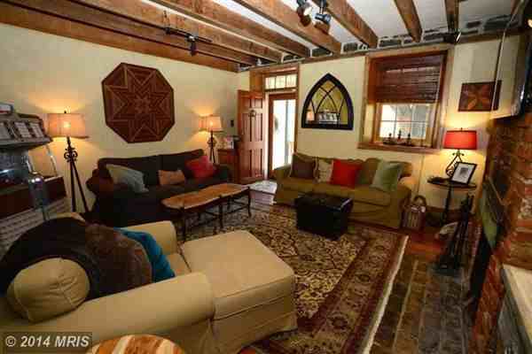 720 Pacific St - Photo 2 of 9