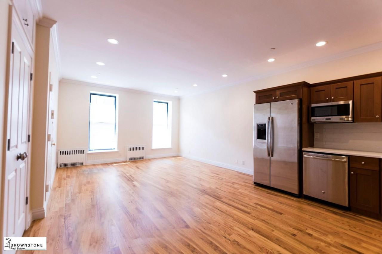 85 Woodhull St #2 - Photo 3 of 8