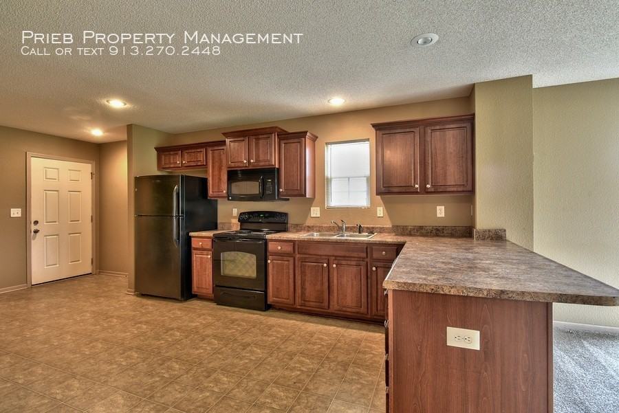 15482 NW 123rd St - Photo 2 of 27