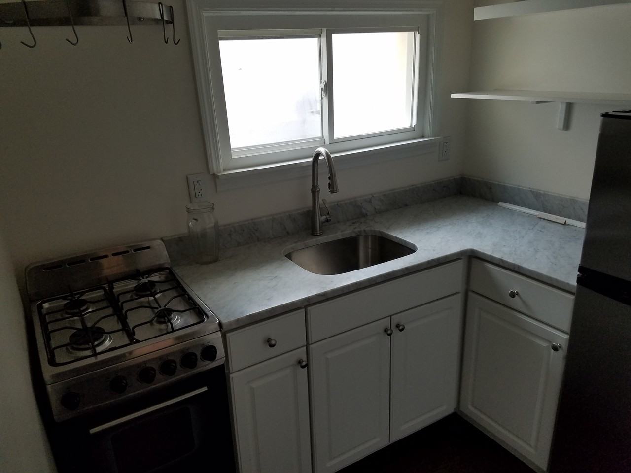 1036 Waverly Street - Photo 2 of 9