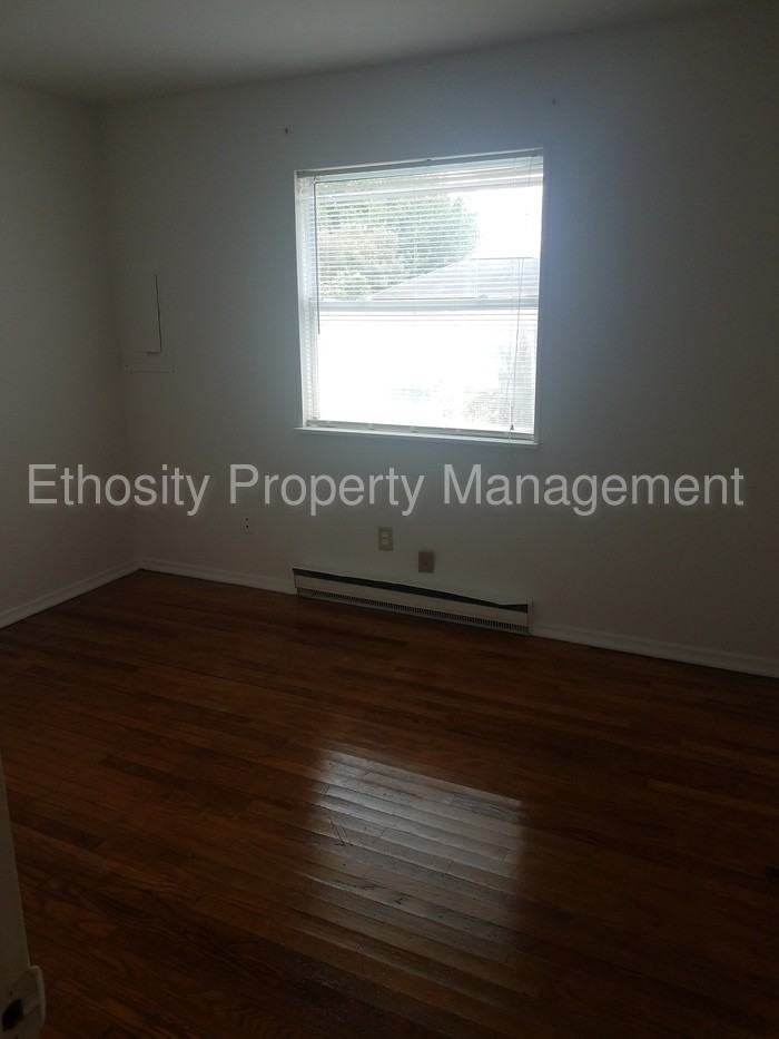 550 S Lebanon St #4465 - Photo 3 of 13