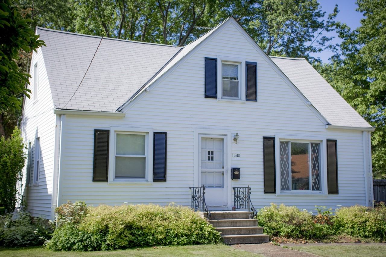 11381 Woodview Blvd - Photo 2 of 28
