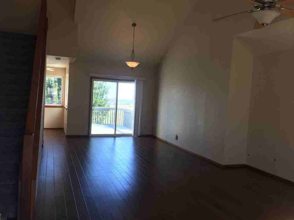 2485 Overlook Dr - Photo 3 of 10