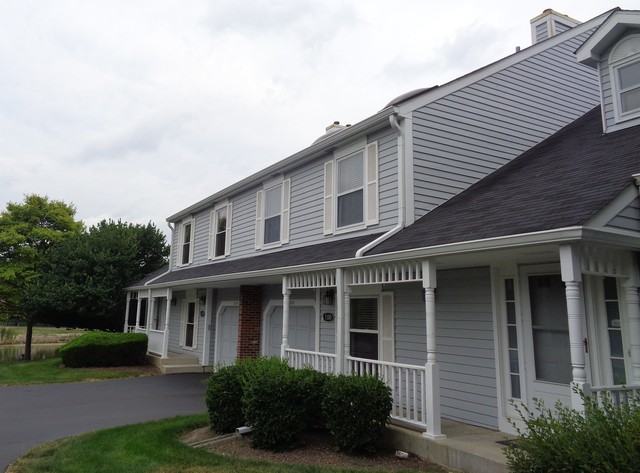 1300 Queensgreen Cir - Photo 2 of 18